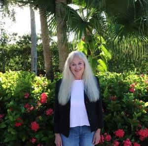 Meet your Posher, Deborah